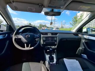 2018 Skoda Octavia III (A7) Рестайлинг, белый, 1285000 рублей, вид 5