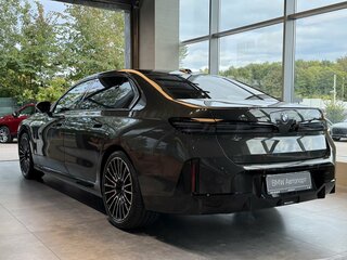 2026 BMW 7 серии 740 xDrive VII (G70) Рестайлинг, серый, 24490000 рублей, вид 5