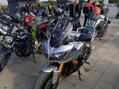 2006 Yamaha FZ1, серебристый, 460000 рублей, вид 3