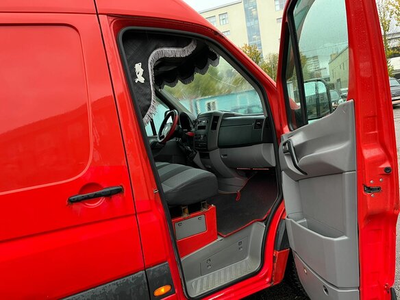 2008 Volkswagen Crafter, красный, 1250000 рублей - вид 1