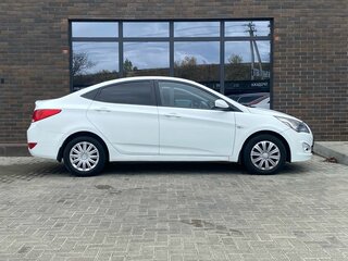 2014 Hyundai Solaris I Рестайлинг, белый, 735000 рублей, вид 5