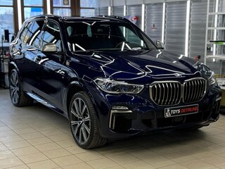 2019 BMW X5 M50d IV (G05/G18), синий, 7900000 рублей, вид 2