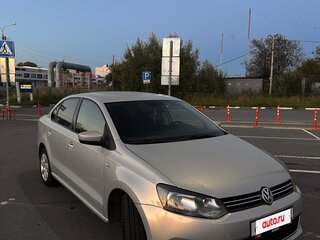 2013 Volkswagen Polo V, серебристый, 660000 рублей, вид 4