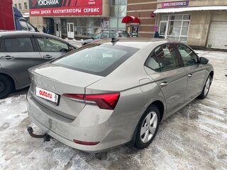 2021 Skoda Octavia IV (A8), коричневый, 1700000 рублей, вид 3