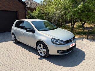 2011 Volkswagen Golf VI, серебристый, 950000 рублей, вид 1