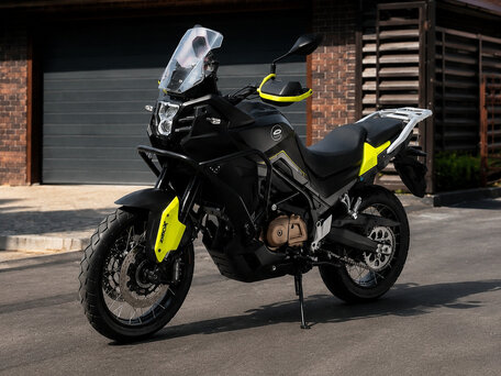 2026 QJMotor SVT 650 X, чёрный, 680000 рублей, вид 1