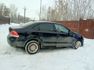 2011 Volkswagen Polo V, чёрный, 700000 рублей, вид 2