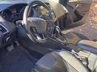 2017 Ford Focus III Рестайлинг, серый, 1400000 рублей, вид 3