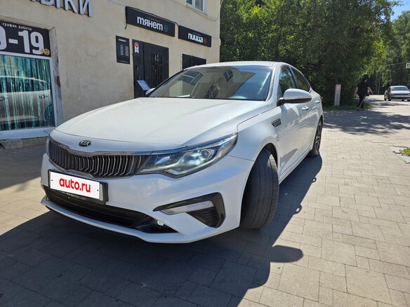 2018 Kia K5 II, белый, 1800000 рублей - вид 1
