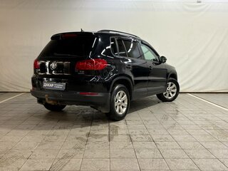 2013 Volkswagen Tiguan I Рестайлинг, чёрный, 850000 рублей, вид 4