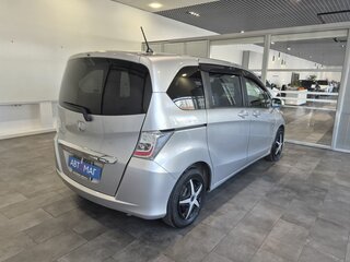 2013 Honda Freed I Рестайлинг, серый, 1269000 рублей, вид 4