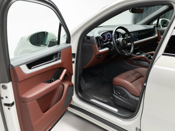 2023 Porsche Cayenne III Рестайлинг, серый, 12890000 рублей - вид 6