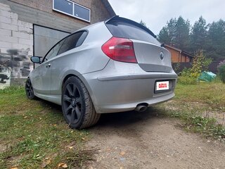 2010 BMW 1 серии 118d I (E81/E82/E87/E88) Рестайлинг, серебристый, 1050000 рублей, вид 3