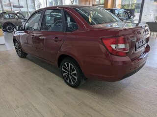 2026 Lada (ВАЗ) Granta Active Cross I Рестайлинг, красный, 1411000 рублей, вид 3