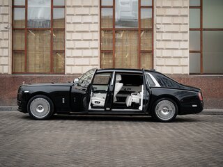 2025 Rolls-Royce Phantom Extended VIII (Series I), чёрный, 80000000 рублей, вид 3