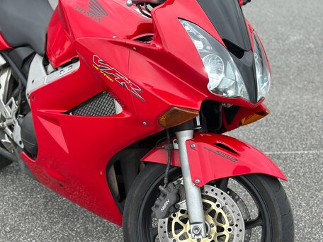 2002 Honda VFR 800, красный, 490000 рублей, вид 2
