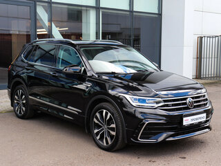 2023 Volkswagen Tiguan Allspace II Рестайлинг, чёрный, 3940000 рублей, вид 3