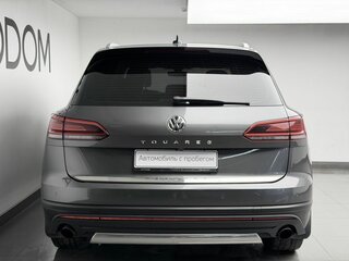 2019 Volkswagen Touareg III, серый, 4239000 рублей, вид 3