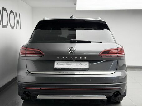 2019 Volkswagen Touareg III, серый, 4239000 рублей, вид 3