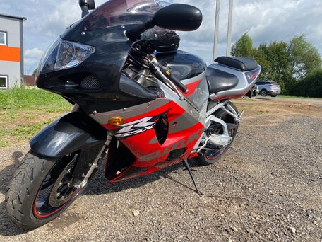 2001 Suzuki GSR 750, красный, 450000 рублей, вид 1