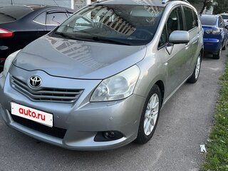 2010 Toyota Verso I, серый, 1000000 рублей, вид 1