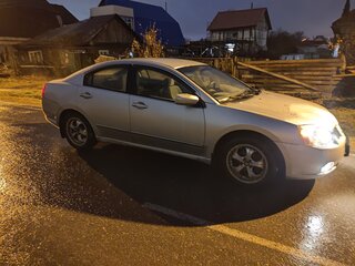2004 Mitsubishi Galant IX, серебристый, 420000 рублей, вид 3