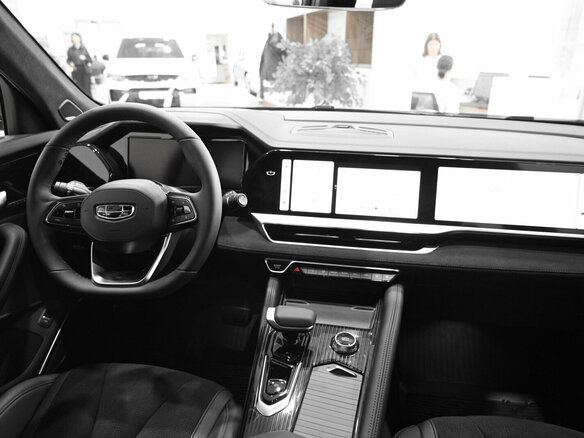 2026 Geely Monjaro I, серебристый, 4954990 рублей - вид 7