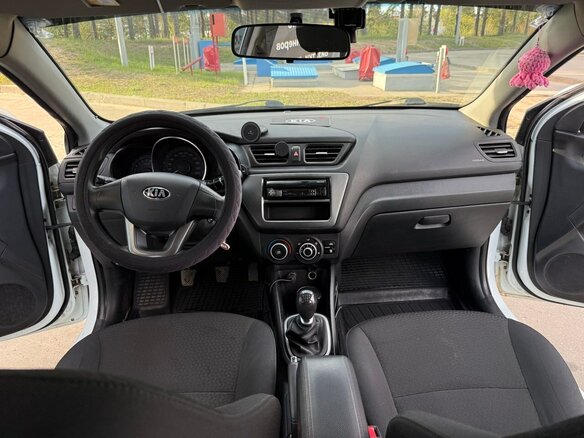 2014 Kia Rio III, белый, 800000 рублей - вид 6