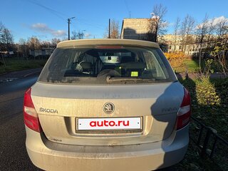 2014 Skoda Fabia II Рестайлинг, серебристый, 800000 рублей, вид 4