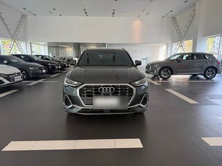 2022 Audi Q3 45 TFSI II (F3), серый, 3550000 рублей, вид 3