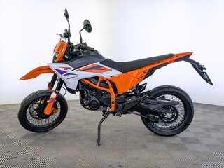 2026 KTM 390 SMC R, оранжевый, 749000 рублей, вид 5