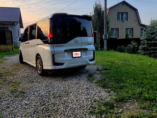 2015 Honda Stepwgn V, белый, 2200000 рублей, вид 5