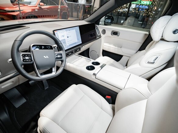2025 Li Auto (Lixiang) L9 52.3 kWh I Рестайлинг, чёрный, 11990000 рублей - вид 7