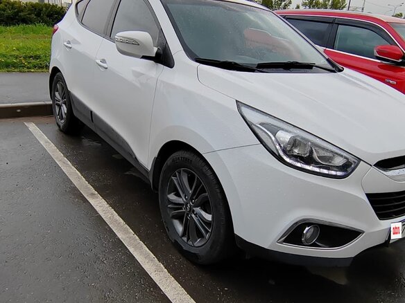 2015 Hyundai ix35 I Рестайлинг, белый, 1500000 рублей - вид 1