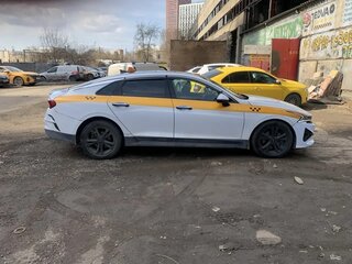 2021 Kia K5 III, белый, 1650000 рублей, вид 4