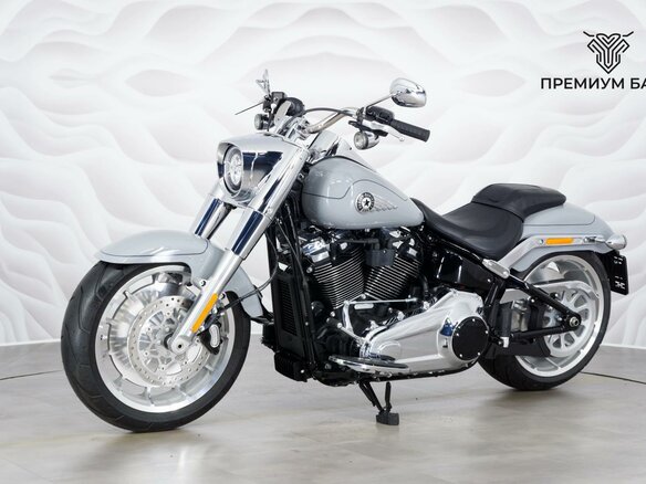 2025 Harley-Davidson Fat Boy, серый, 3199000 рублей - вид 2