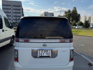 2003 Nissan Elgrand II (E51), белый, 1000000 рублей, вид 4