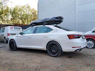 2021 Skoda Superb III Рестайлинг, белый, 3500000 рублей, вид 1