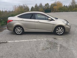 2011 Hyundai Solaris I, бежевый, 590000 рублей, вид 4