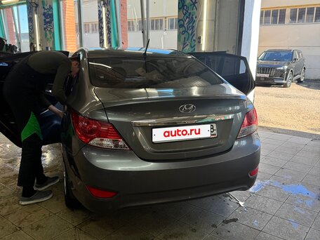 2013 Hyundai Solaris I, чёрный, 660000 рублей, вид 5