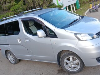2011 Nissan NV200, серебристый, 1550000 рублей, вид 3