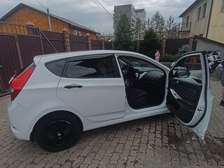 2015 Hyundai Solaris I Рестайлинг, белый, 1070000 рублей, вид 5