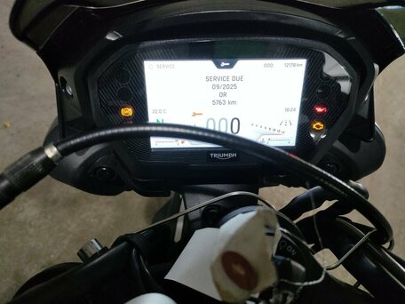 2021 Triumph Street Triple, чёрный, 838000 рублей, вид 5