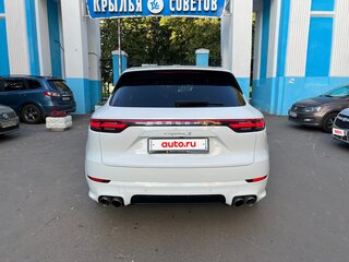 2018 Porsche Cayenne S III, белый, 8150000 рублей, вид 4