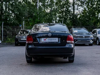 2011 Volkswagen Polo V, чёрный, 539000 рублей, вид 4