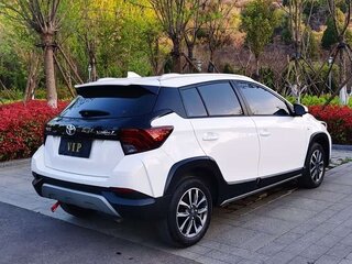 2023 Toyota Yaris L XP150 Рестайлинг, белый, 1250000 рублей, вид 4