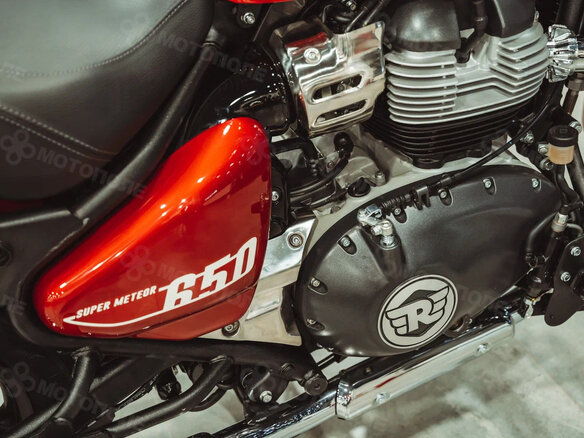2026 Royal Enfield Super Meteor, красный, 792000 рублей - вид 10