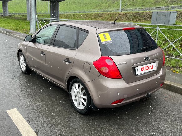 2009 Kia Ceed I, бежевый, 560000 рублей - вид 8
