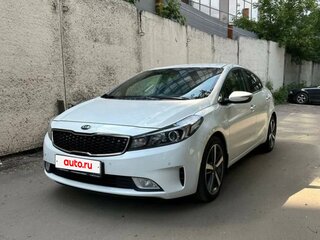 2019 Kia Cerato III Рестайлинг (Classic), белый, 1700000 рублей, вид 4