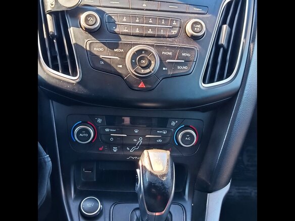2016 Ford Focus III Рестайлинг, белый, 600000 рублей - вид 14